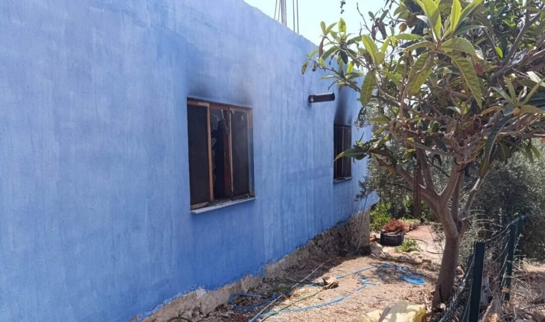 Mersin’de bir müstakil evde çıkan yangında dumandan etkilenen ve bitkin
