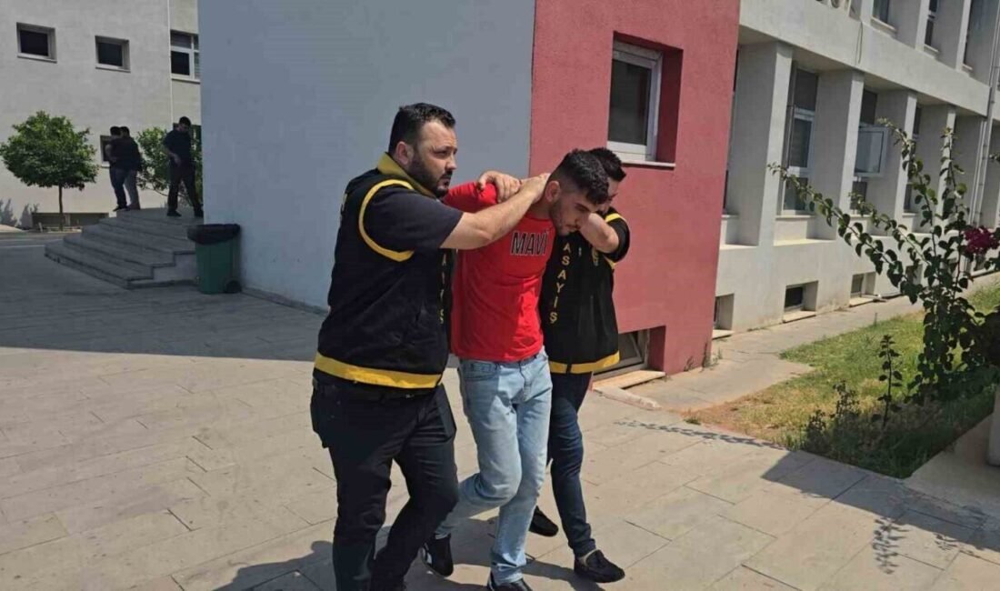 Evden 270 bin TL’lik hırsızlık yaptı, yakalanarak tutuklandı Adana’da bir evden 270 bin TL’lik hırsızlık yapan şüpheli polisin