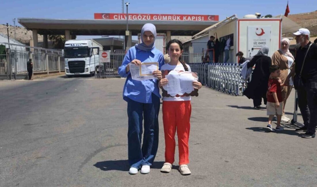 Hatay’da bulunan Cilvegözü Sınır Kapısı’nda okulların sona ermesiyle yoğunluk yaşanmaya