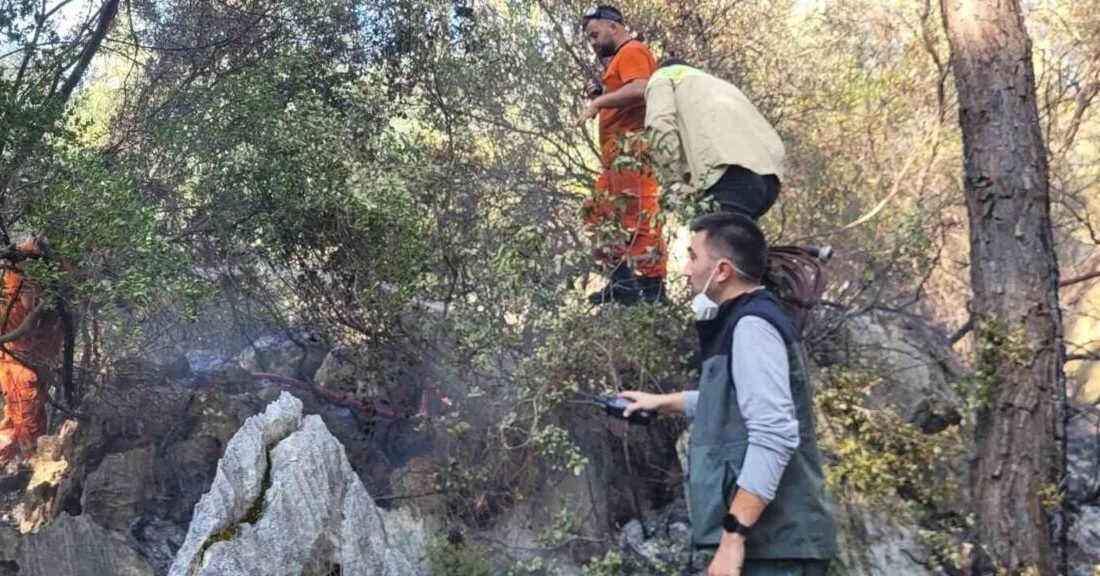 Antalya’nın Finike ilçesinde çıkan orman yangını kontrol altına alındı. Yangında