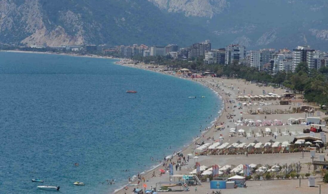 Antalya’da 2 günlük yağışlı havanın ardından açan güneşi fırsat bilen