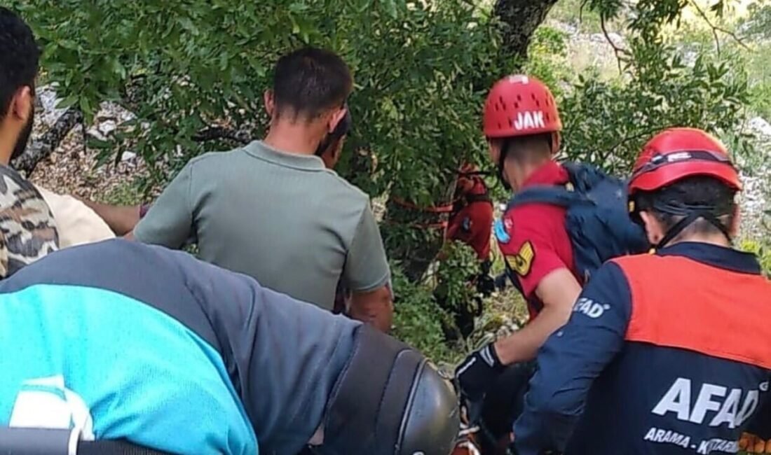 Isparta’nın Aksu ilçesinde ıhlamur toplarken kayalıklardan düşen ve ekiplerin saatler