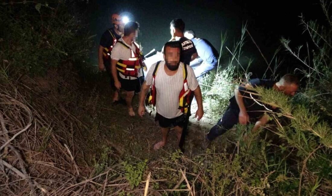 Antalya Manavgat Şelalesi yakınındaki adacığa çıkan ve su seviyesinin yükselmesiyle