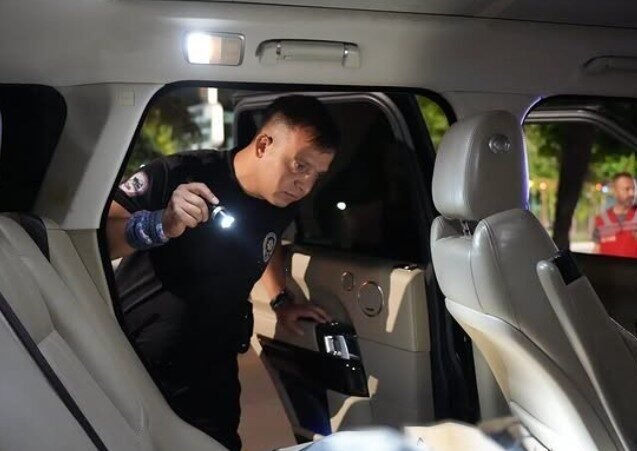 Isparta’da gece saatlerinde yapılan trafik ve asayiş uygulamasında çok sayıda