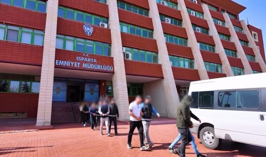 Isparta’da son 1 haftada gerçekleştirilen narkotik operasyonlarında binlerce kullanımlık sentetik