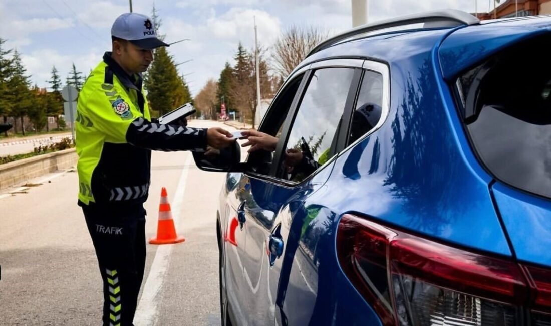 Isparta genelinde düzensiz göçle mücadele ve trafik güvenliğine yönelik gerçekleştirilen