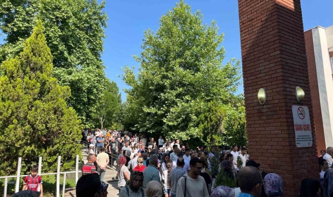 Yükseköğretim Kurumları Sınavı’nın (YKS) ikinci oturumu Alan Yeterlilik Testi (AYT),