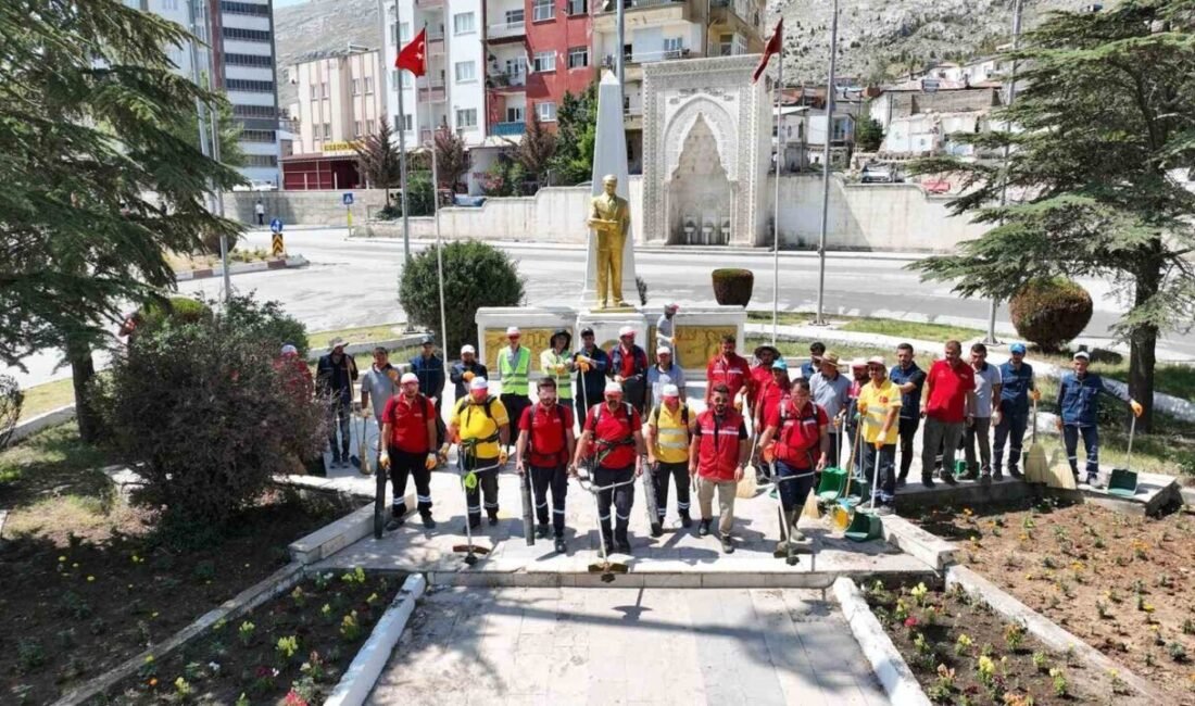 Kahramanmaraş Büyükşehir Belediyesi, Elbistan’da geniş çaplı temizlik seferberliği başlattı. 50