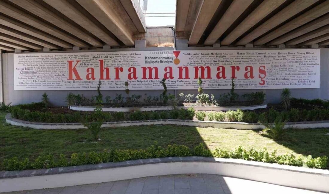 Kahramanmaraş Büyükşehir Belediyesinin, Üniversite Kavşağı’nda gerçekleştirdiği peyzaj ve çevre düzenlemelerini