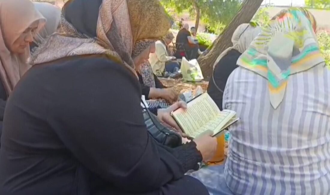 Kahramanmaraş Yükseköğretim Kurumları Sınavı (YKS) heyecanı sabahın erken saatlerinde başladı.