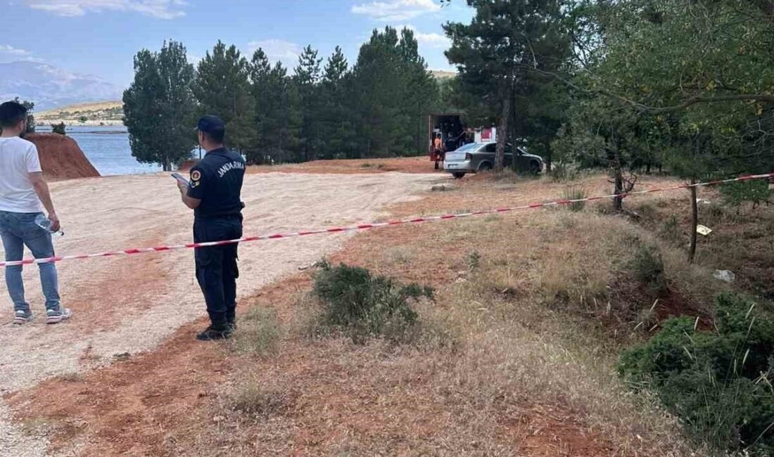 Kayıp olarak aranan genç, gölette ölü bulundu Burdur’da babası tarafından kayıp ihbarı yapılan 29 yaşındaki genç, Isparta’da