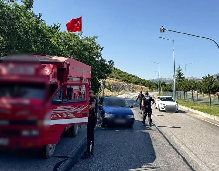 Isparta’nın Keçiborlu ilçesinde gerçekleştirilen denetimlerde 2 şahıstan 28 adet sentetik