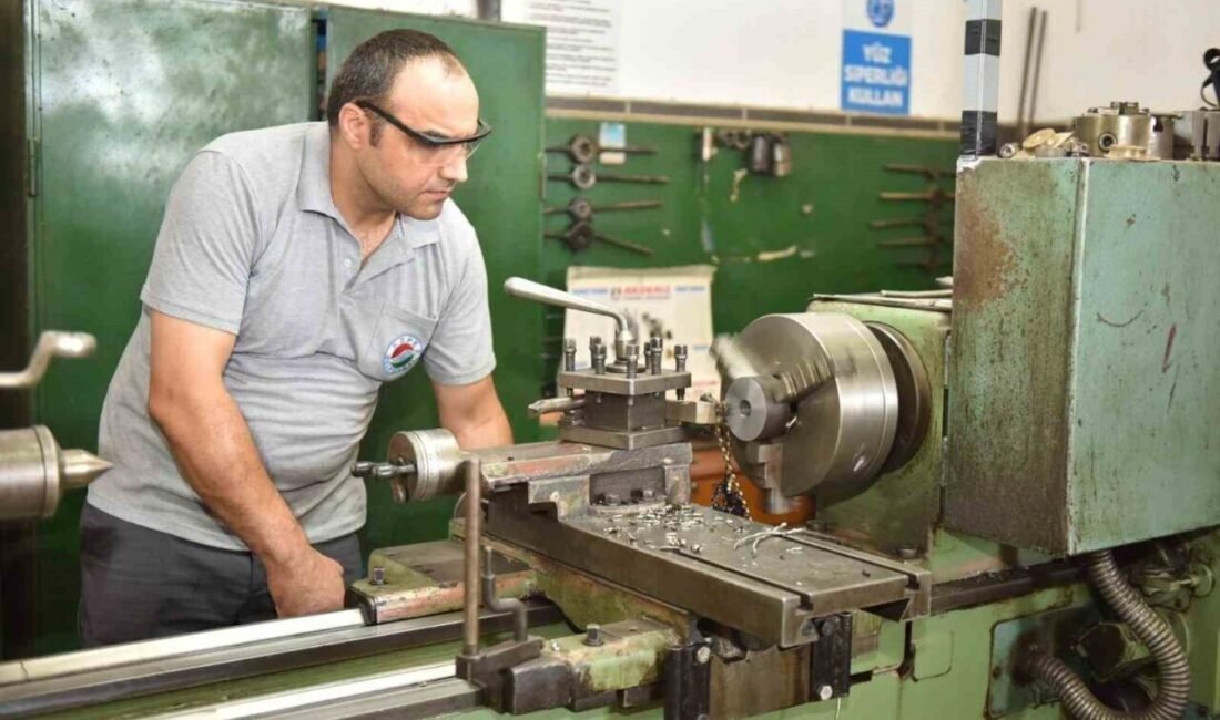 Kepez Belediyesi, Fen İşleri Müdürlüğü’ne bağlı Makine İkmal ve Bakım