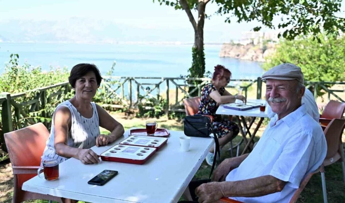 Antalya Muratpaşa Belediyesi, yaşlı bireylerin sosyal hayata katılımını artırarak kaliteli