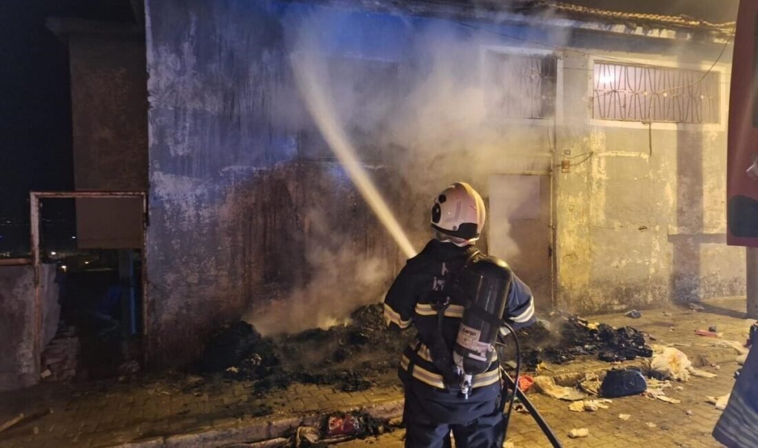 Hatay’da tek katlı müstakil ev yaşanan yangında zarar gördü. Yangın,