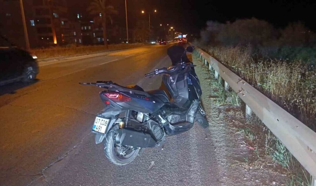 Antalya’nın Manavgat ilçesinde seyir halindeki motosikletin Manavgat Çevreyolu çıkışında devrilmesi