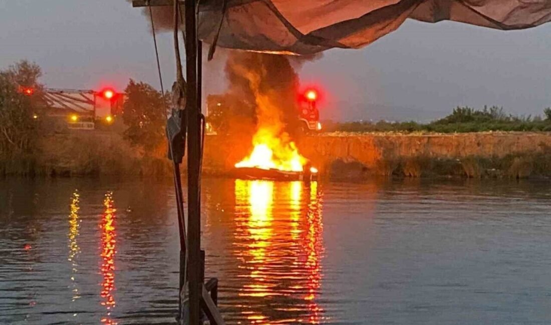 Antalya Manavgat Irmağı’nda bulunan fiber balıkçı teknesi, çıkan yangında kullanılamaz