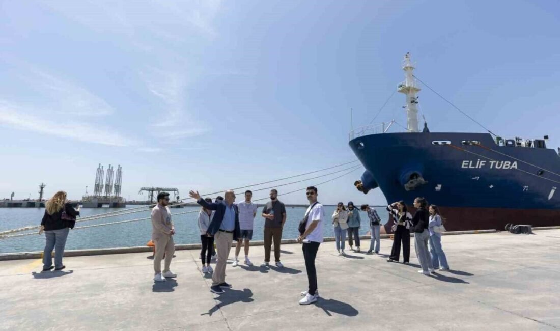 Mersin Büyükşehir Belediyesi Kariyer Merkezi, üniversite öğrencilerine kariyer yolculuklarında ışık