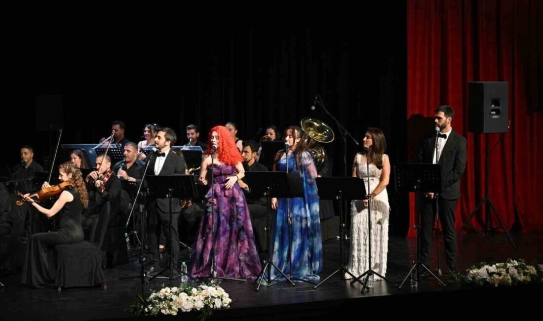 Mersin Büyükşehir Belediyesi Kent Orkestrası, ‘müzik bu şehirde yaşar’ sloganıyla