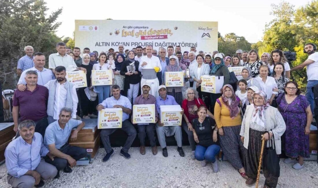 Mersin’de arıcılığın gelişimine katkı sağlamak amacıyla düzenlenen ’Altın Kovan Projesi