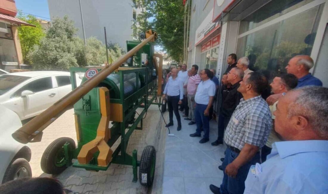 Mersin’in Mut İlçesinde üreticiler için hibe edilen tohum eleme makinesi