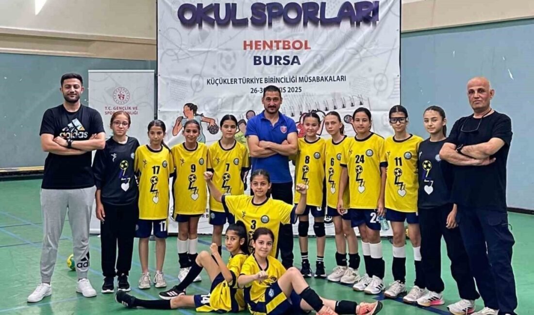 Antalya Nadire Konuk-Ali Oğuz Konuk Ortaokulu Kız Hentbol Takımı, okul