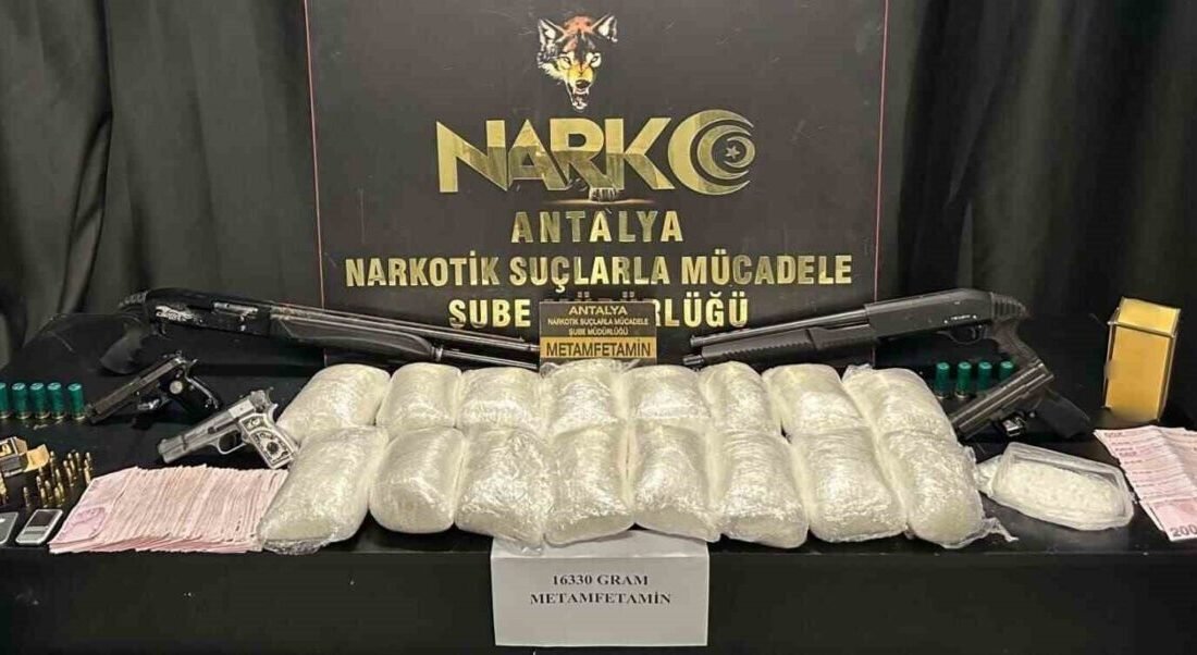 Antalya’da uyuşturucu ile mücadele kapsamında gerçekleştirilen operasyonlarda çok sayıda şüpheli