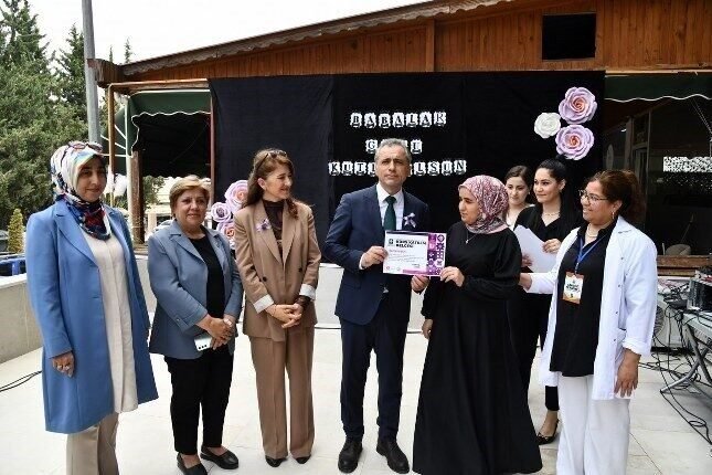 Osmaniye Belediyesi Aile Yaşam Merkezi, ikinci mezunlarını verdi. Kadınların yoğun