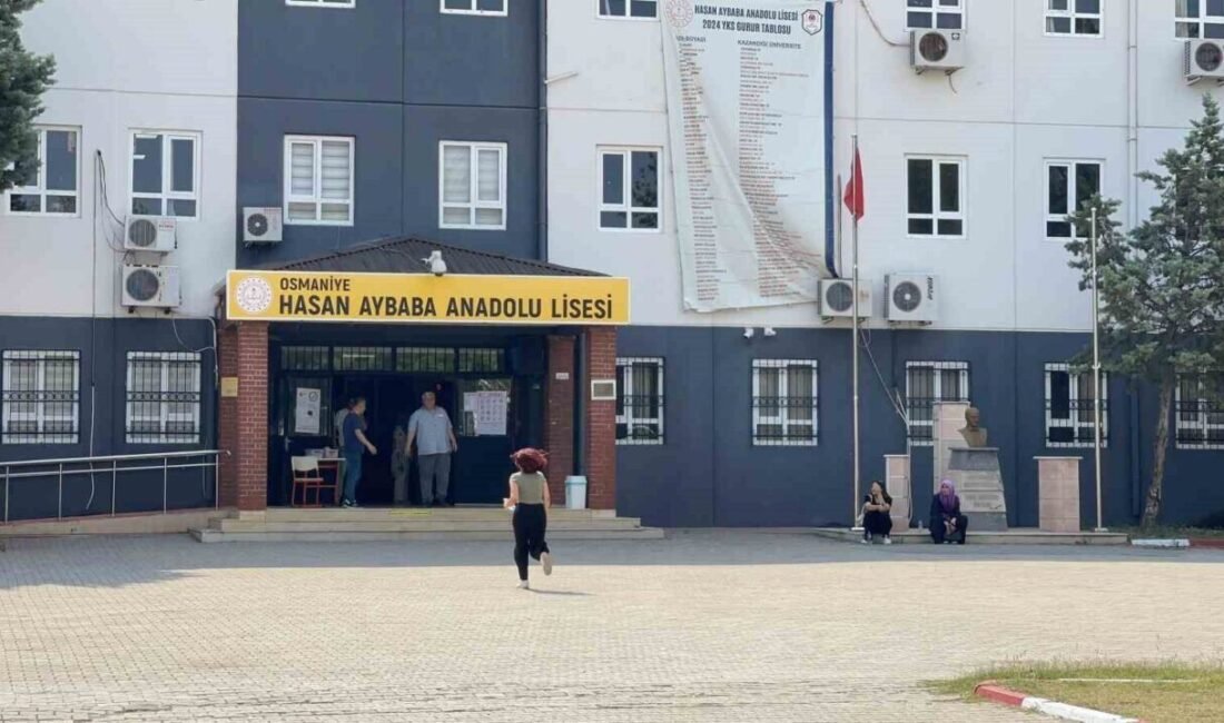 Osmaniye’de Yükseköğretim Kurumları Sınavı’nın (YKS) ikinci oturumu olan Alan Yeterlilik