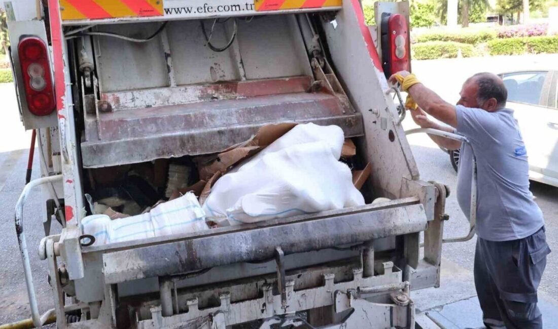 Antalya Büyükşehir Belediyesi zabıta ve güvenlik ekipleri, hava sıcaklığının arttığı