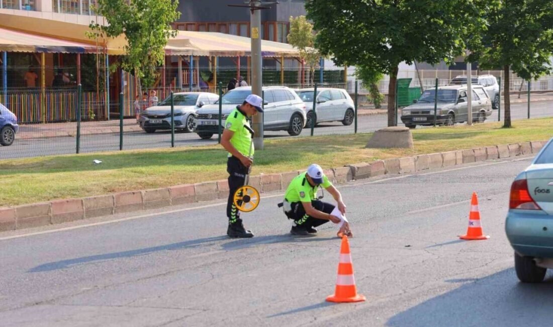 Kahramanmaraş’ta yolun karşısına geçmeye çalışan kadın, otomobilin çarpması sonucu hayatını