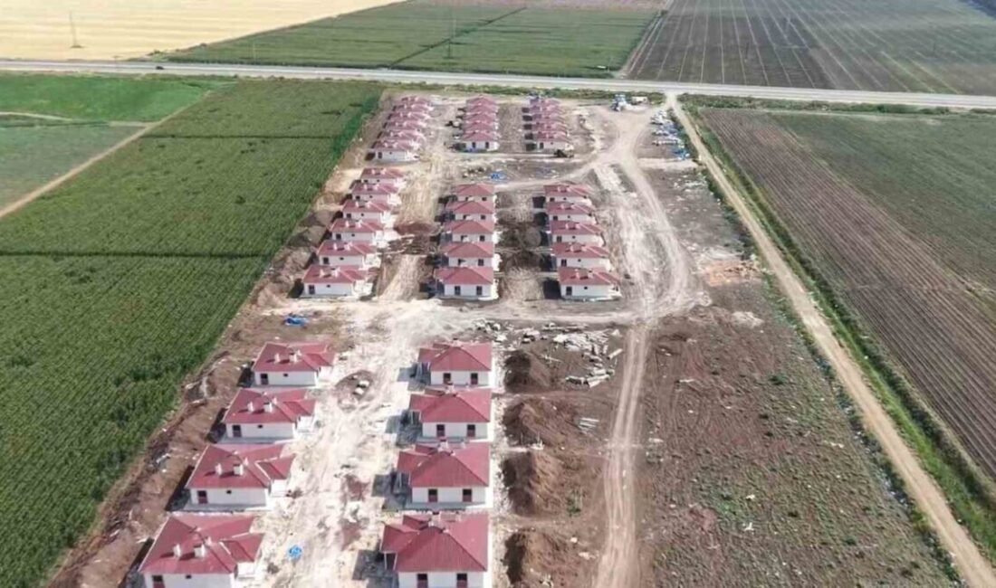 Hatay Valisi Mustafa Masatlı, Reyhanlı ilçesi Beşaslan Mahallesi’nde inşa edilen