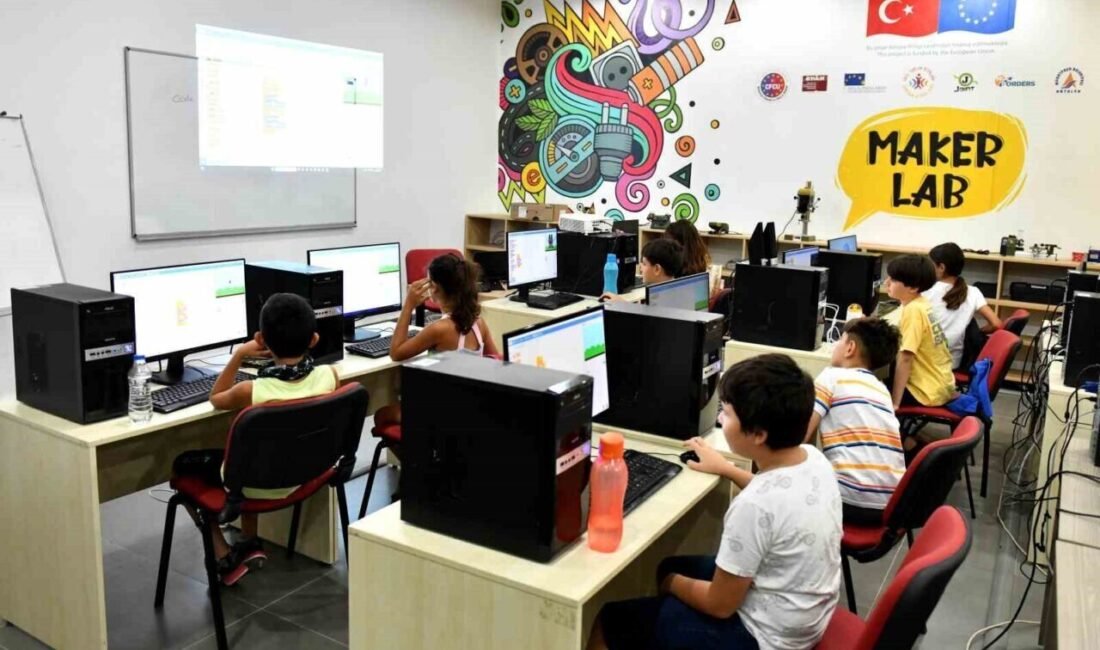 Antalya’da, Muratpaşa Belediyesi’nin Abdullah Sevimçok Sivil Toplum ve İnovasyon Merkezi’nde