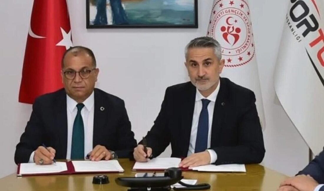 Saimbeyli’ye 5 adet halı saha yapılacak Adana’nın Saimbeyli ilçesine 5 adet halı saha ile modern bir