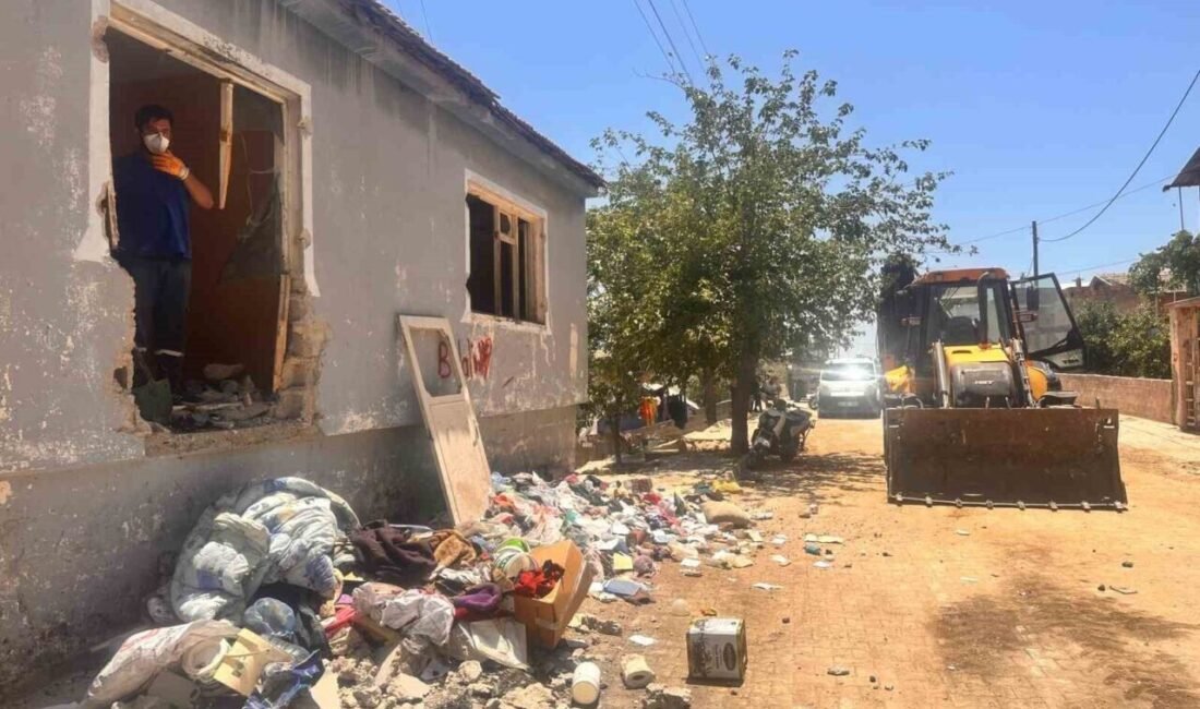 Hatay’da 7 yıl boyunca sokaklardan topladığı çöpleri müstakil evinde biriktiren