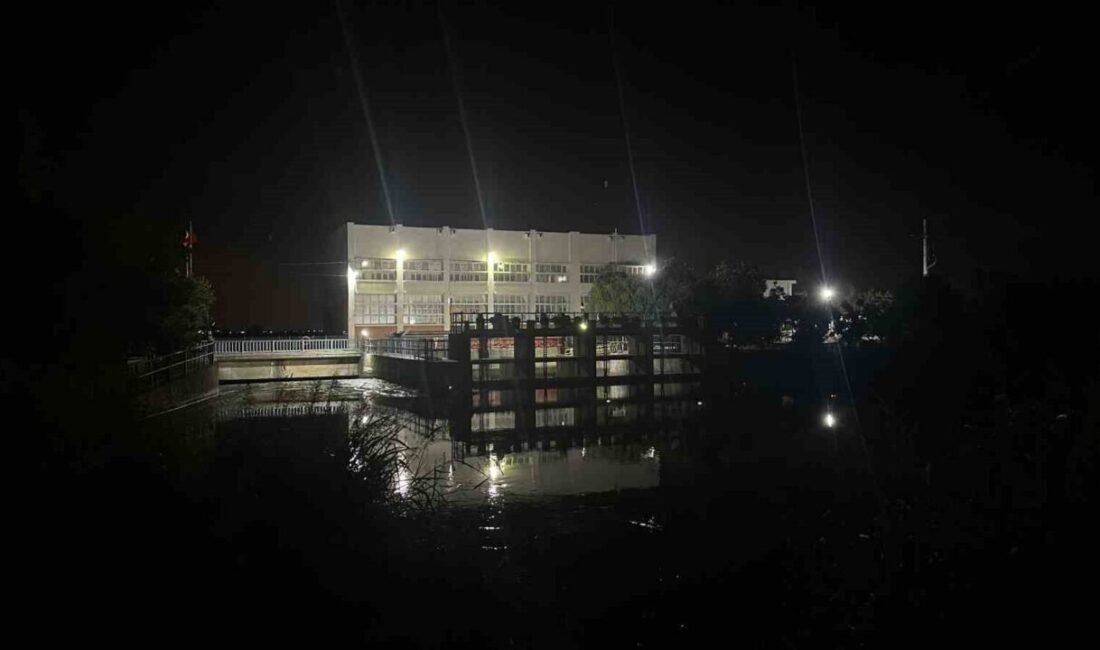 Adana’da, 11 yaşındaki çocuk sulama kanalına düşen bisikletini çıkarmak isterken