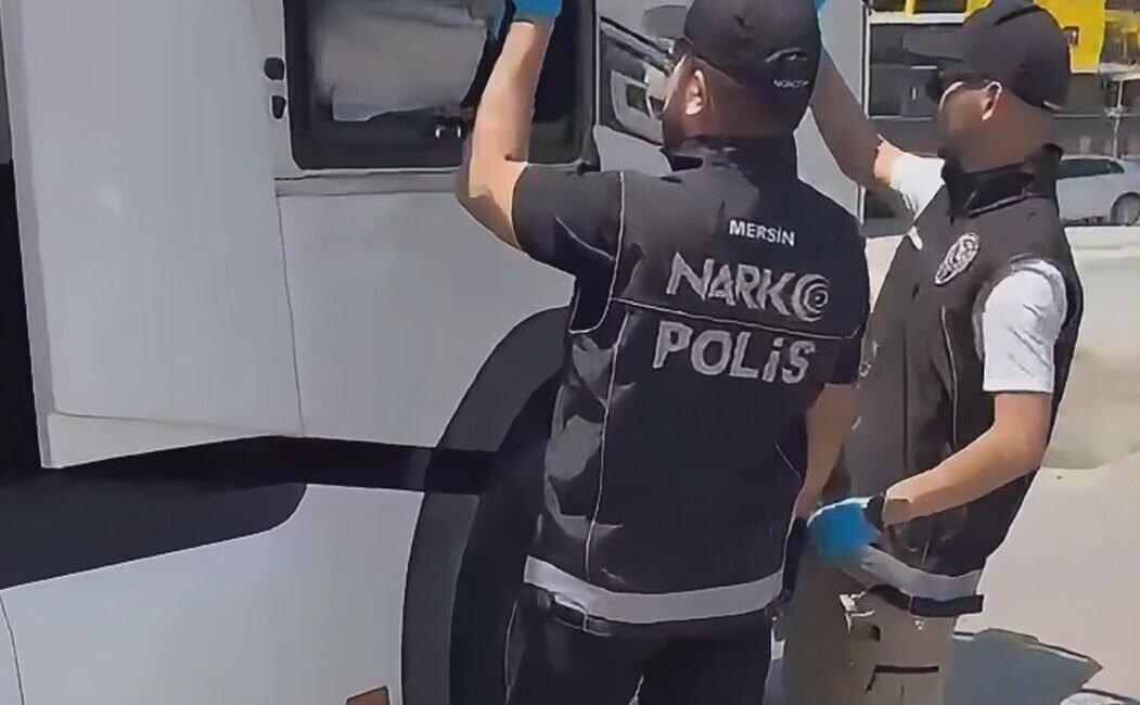 Mersin Cumhuriyet Başsavcılığı koordinesinde yürütülen uyuşturucu operasyonunda, Edirne’de durdurulan bir