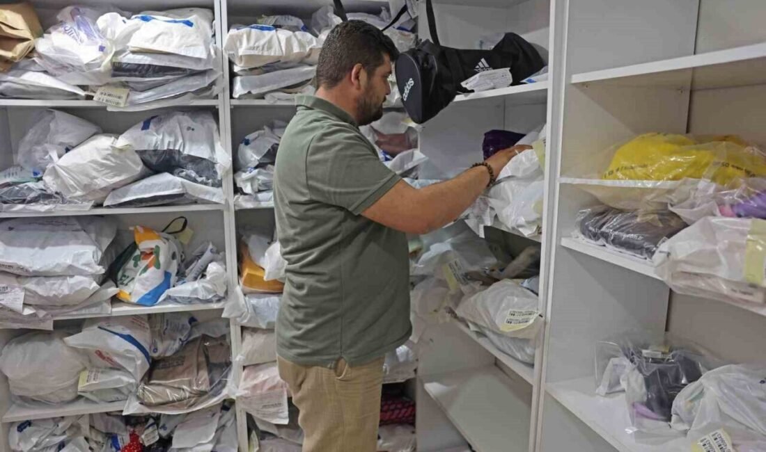 Antalya’da şehir içi toplu taşıma araçlarında yolcuların unuttuğu bisiklet, deniz