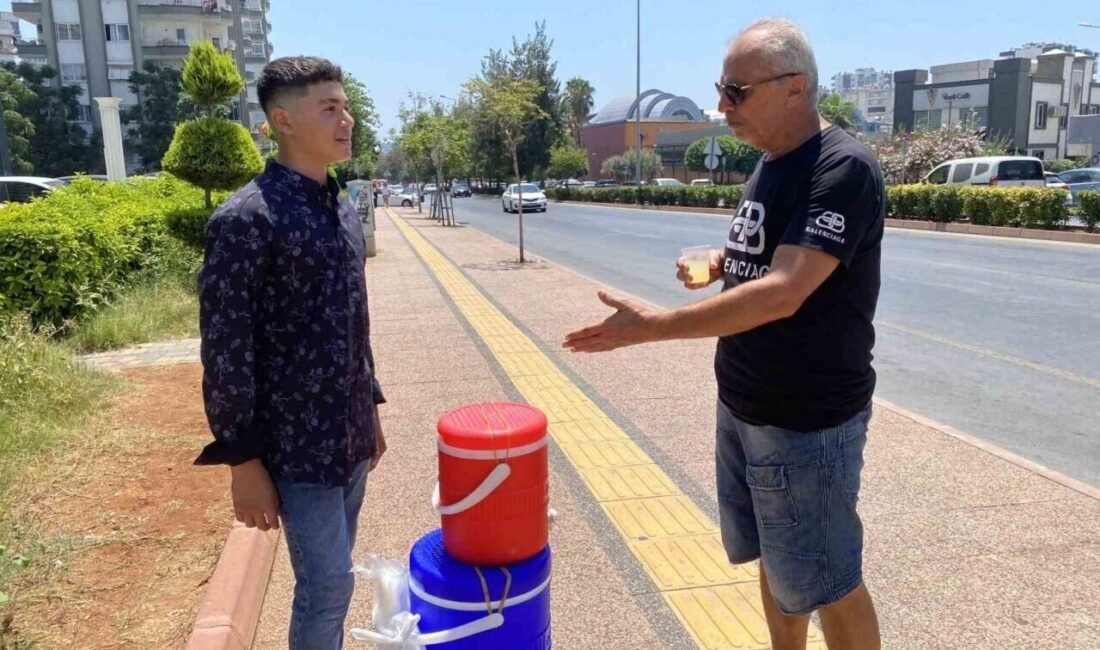 Mersin’de yaşayan 15 yaşındaki Emir Vahap Özgen, yaz tatilinde günde