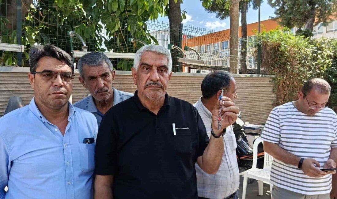 Adana’da Büyükşehir Belediyesi hizmet binasında güvenlik görevlileriyle muhtarlar arasında arbede