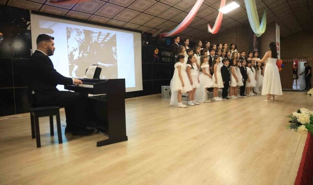 Hatay’da yaşayan müzik öğretmeni, sanatın iyileştirici gücüyle deprem psikolojisini atlatan