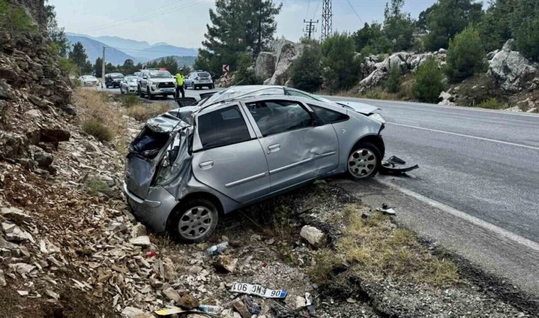Antahlya’nın Akseki ilçesinde kontrolden çıkan otomobilin kayalıklara çarpması sonucu meydana