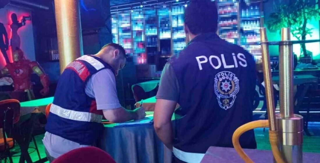 Antalya’nın Alanya ilçesinde tütün ve alkol satışlarına yönelik gerçekleştirilen denetimlerde,