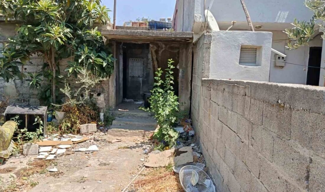 Adana’da bir kişinin para vermediği için annesini sopayla döverek öldürdüğü