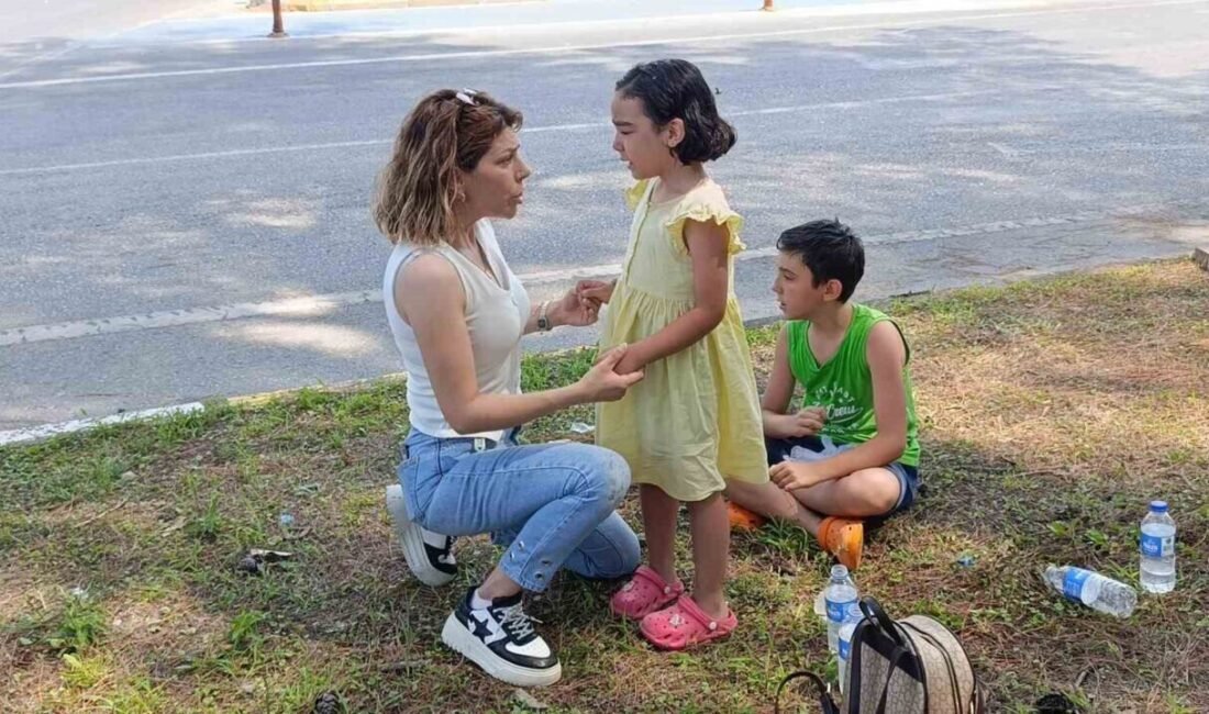 Antalya’nın Manavgat ilçesinde tur minibüsü ile otomobilin çarpışması sonucu meydana