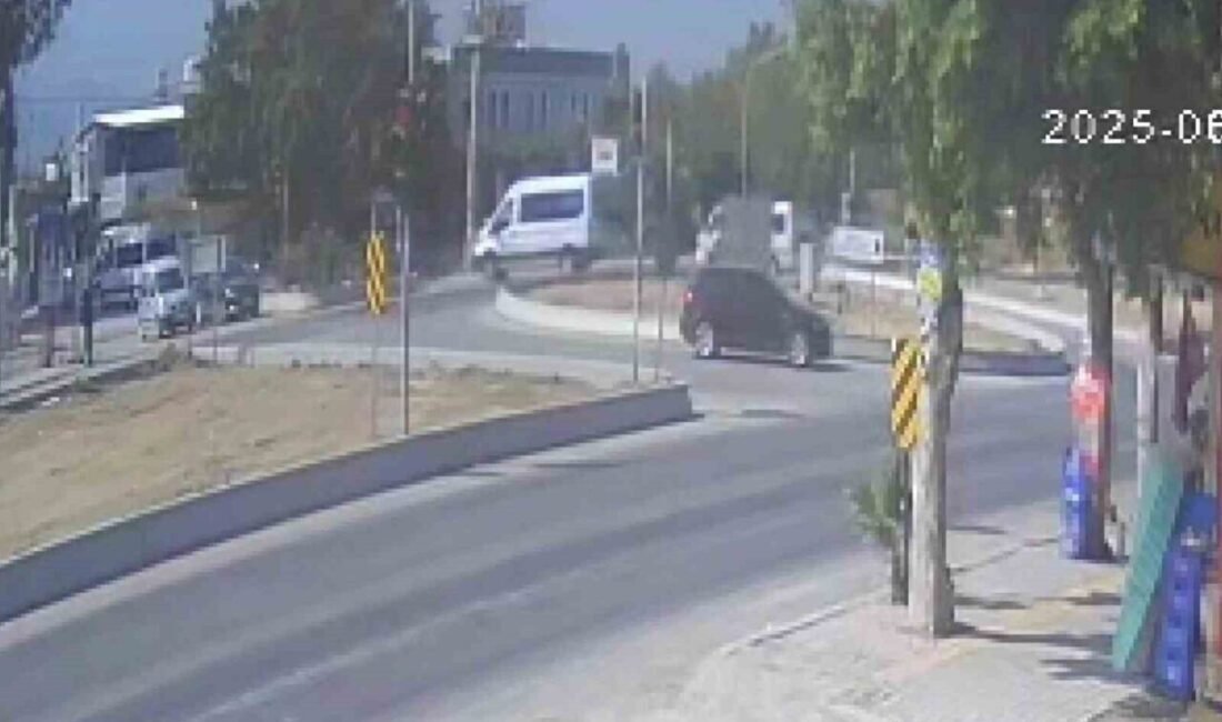 Hatay’ın Arsuz ilçesinde, otomobil sürücüsü ışıklarda geçiş esnasında başka bir