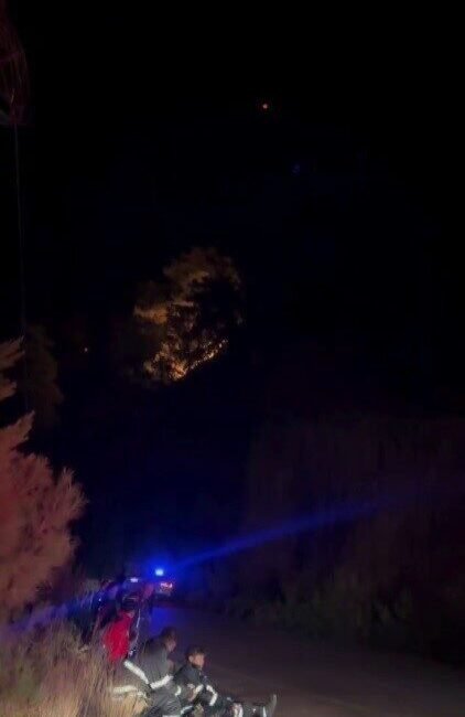 Hatay’da çıkan orman yangınına müdahale esnasında yorulan ‘Ateş Savaşçıları’ itfaiye