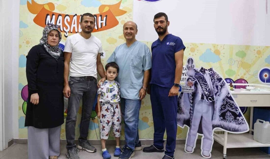 Antalya Büyükşehir Belediyesi’nin Kepez İlçesi Sakarya Bulvarı’ndaki sağlık merkezinde çocuklara