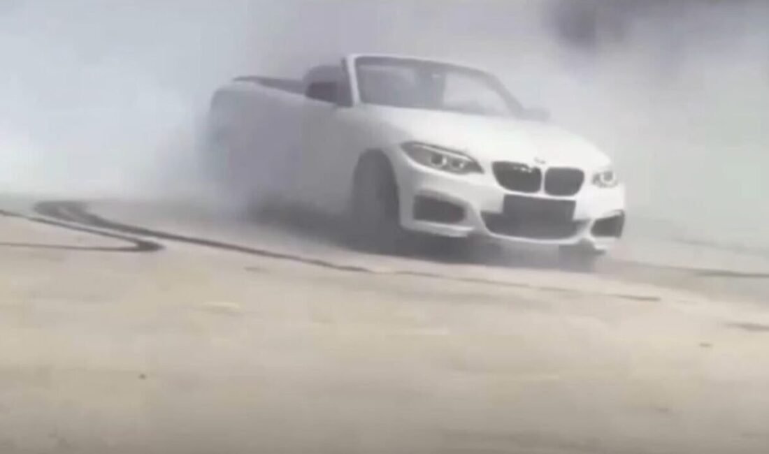 Burdur’da lüks otomobiliyle cadde ortasında drift yaparak trafik güvenliğini tehlikeye