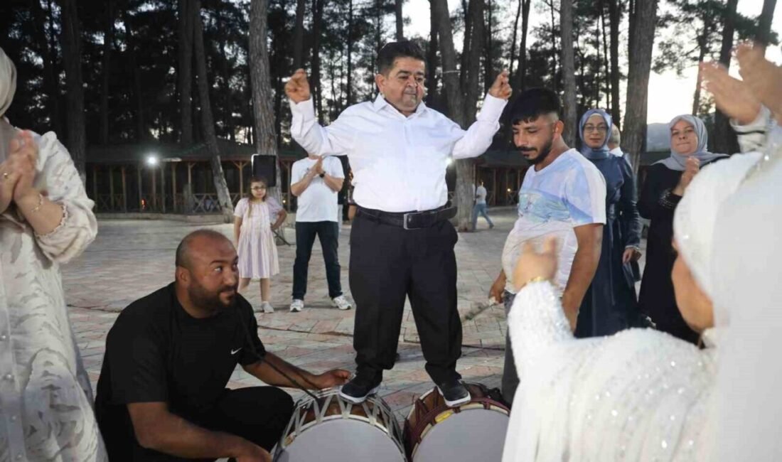 Hatay’da akondroplazili hastası olan 1 metre boyundaki Nurgül Aksoy ile